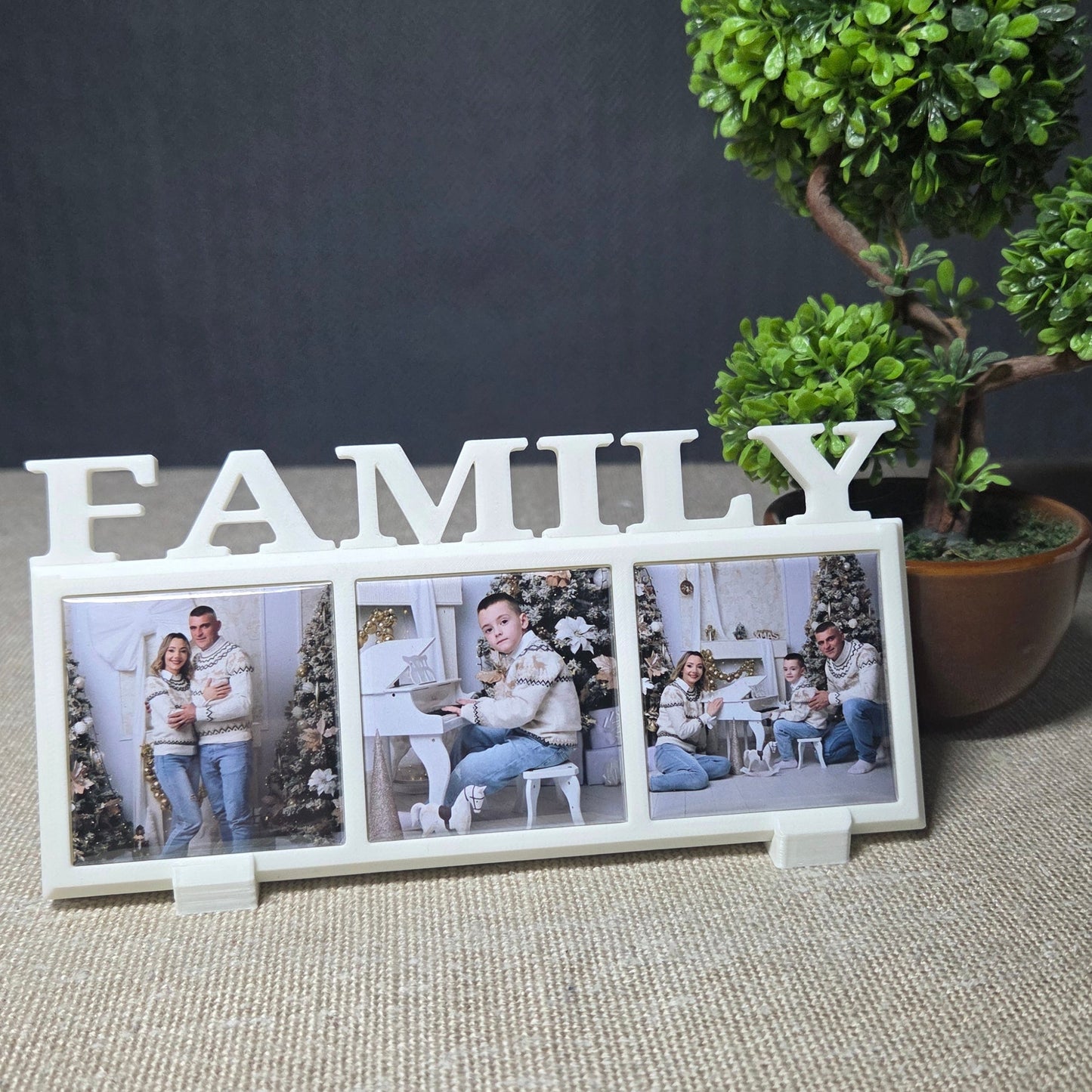 Ramă foto FAMILY cu 3 magneți personalizați