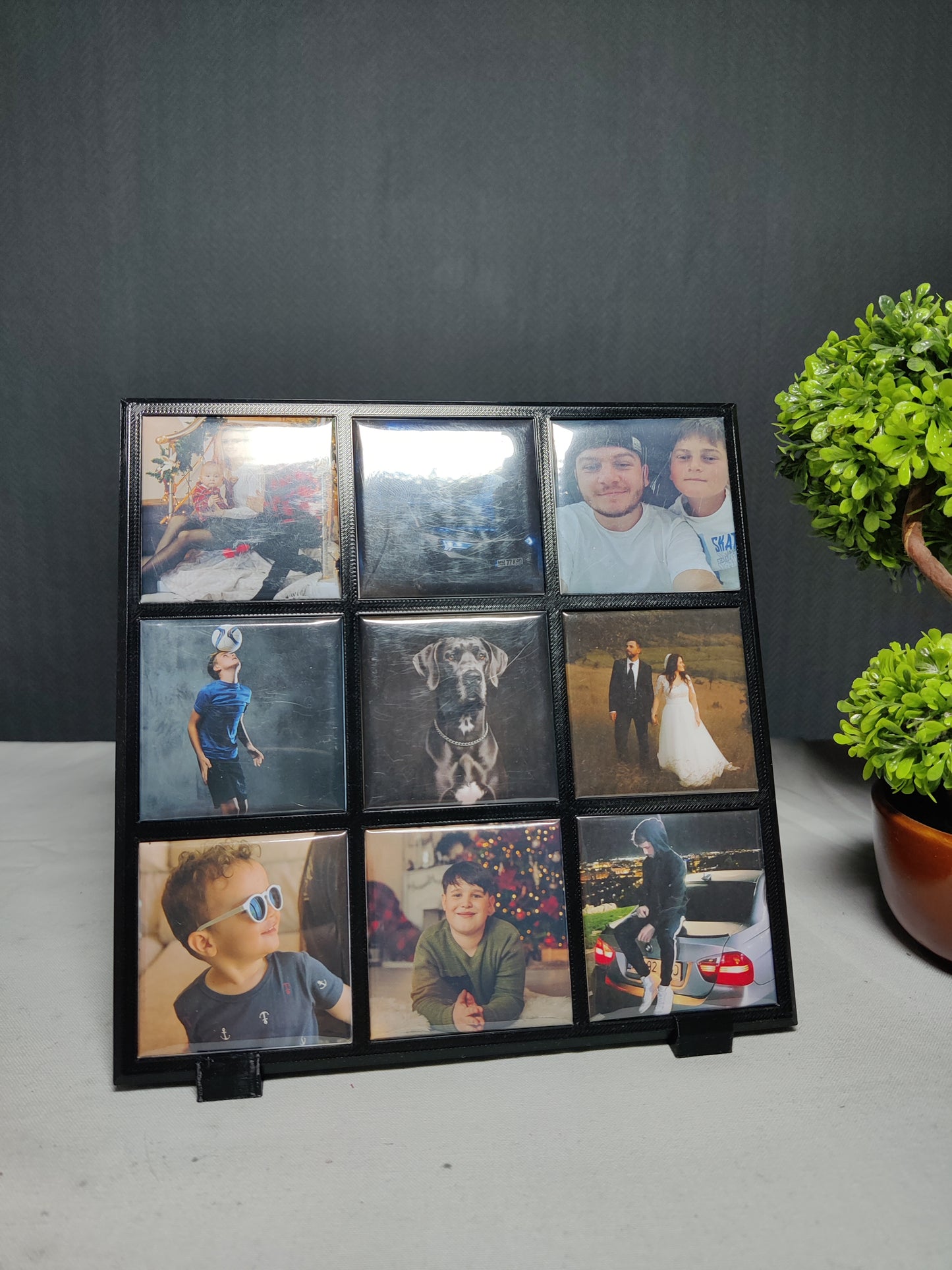 Ramă Foto cu 9 Magneți – Toate Amintirile Tale într-un Singur Loc