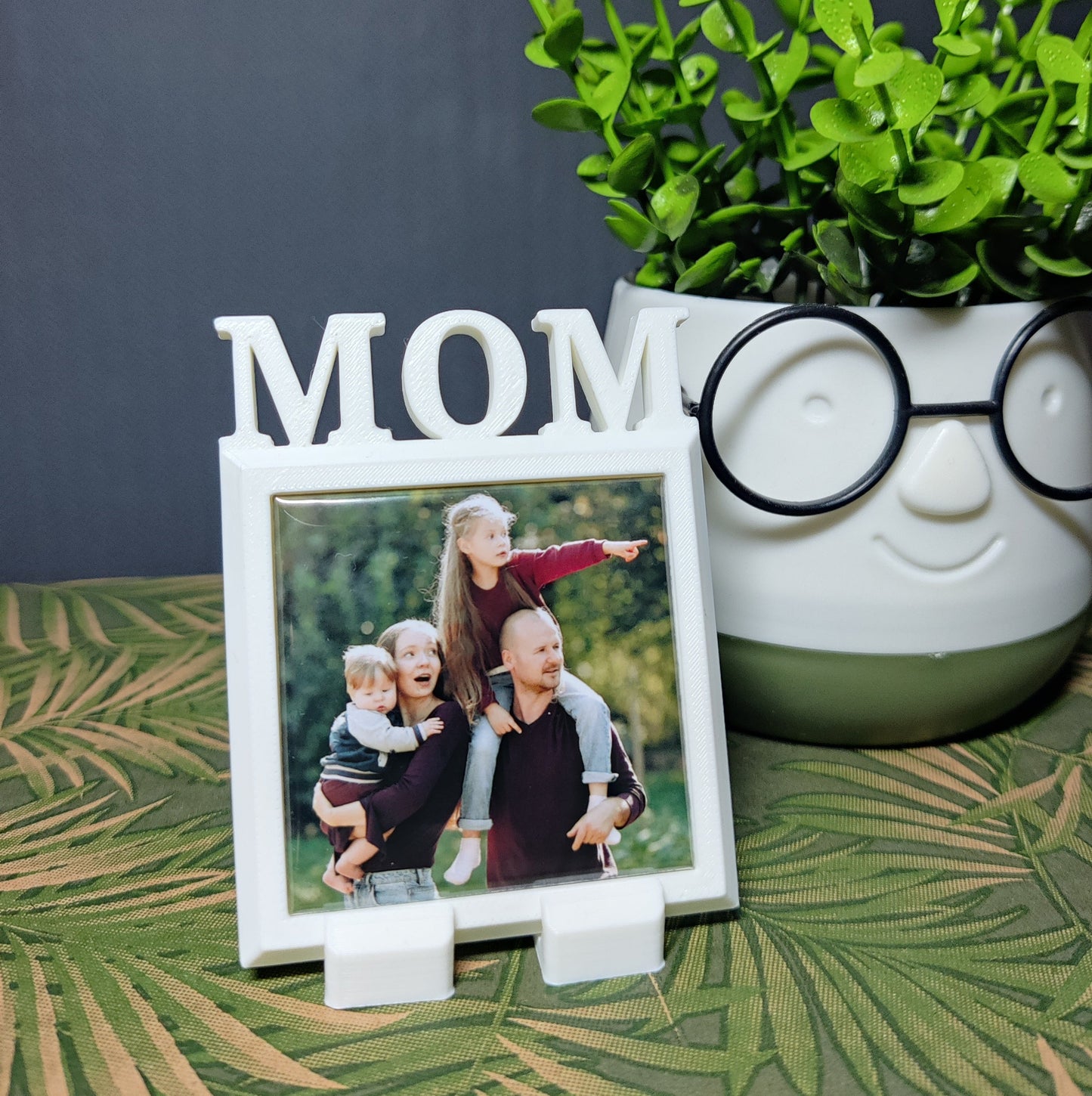 Ramă foto MOM – cadou pentru mamă